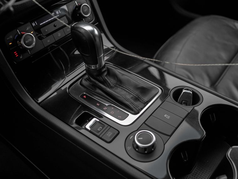 Volkswagen Touareg 2010 года, 205 380 км - вид 9