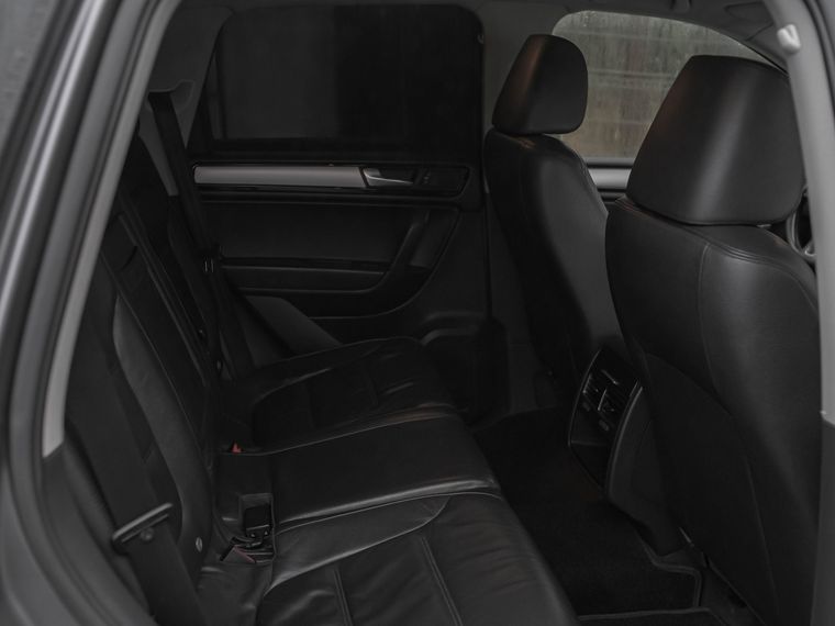 Volkswagen Touareg 2010 года, 205 380 км - вид 13