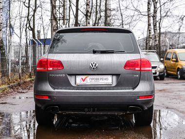 Volkswagen Touareg 2010 года, 205 380 км - вид 4