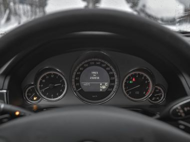 Mercedes-Benz E-класс 2010 года, 230 000 км - вид 5