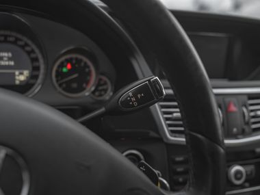 Mercedes-Benz E-класс 2010 года, 230 000 км - вид 8