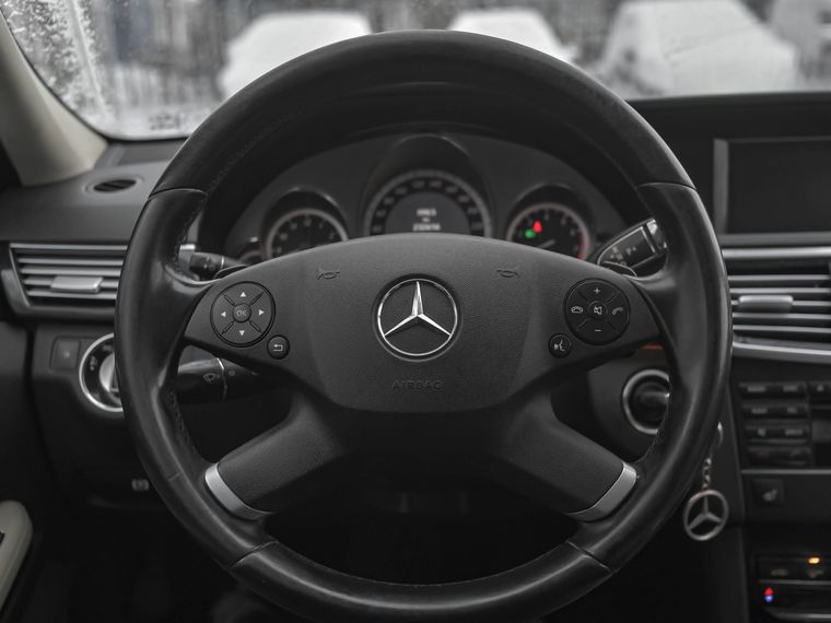 Mercedes-Benz E-класс 2010 года, 230 000 км - вид 7