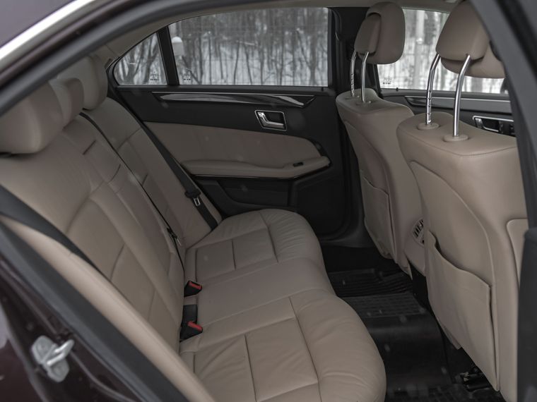 Mercedes-Benz E-класс 2010 года, 230 000 км - вид 13