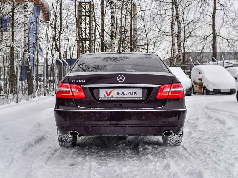 Mercedes-Benz E-класс 2010 года, 230 000 км - вид 4