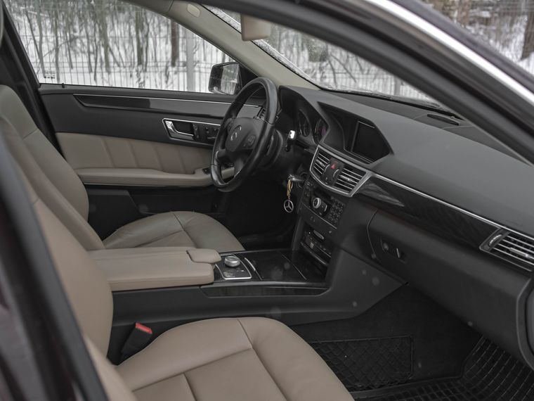 Mercedes-Benz E-класс 2010 года, 230 000 км - вид 14