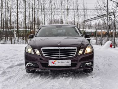 Mercedes-Benz E-класс 2010 года, 230 000 км - вид 3