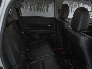 Mitsubishi Outlander 2016 года, 167 000 км - вид 15