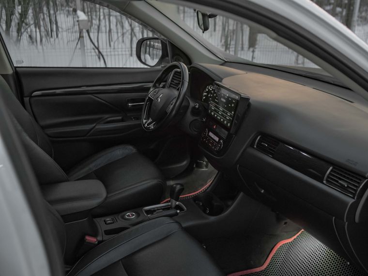 Mitsubishi Outlander 2016 года, 167 000 км - вид 16
