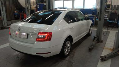 Skoda Octavia 2018 года, 159 421 км - вид 3