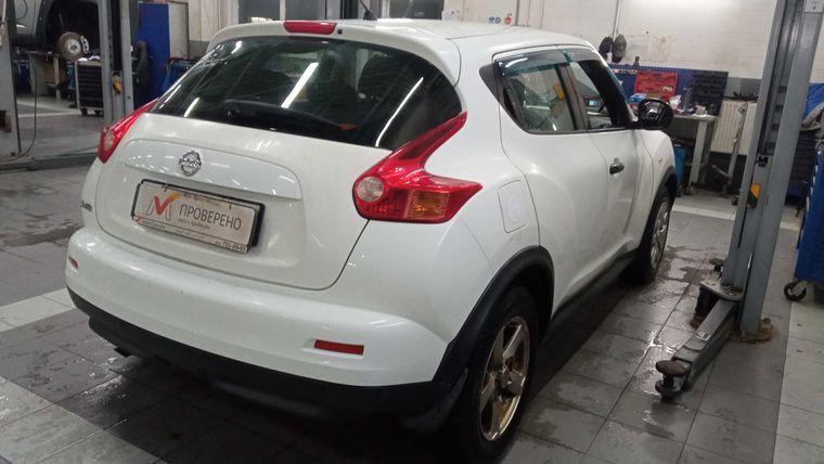 Nissan Juke 2011 года, 302 000 км - вид 3