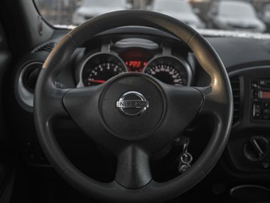 Nissan Juke 2011 года, 302 000 км - вид 6