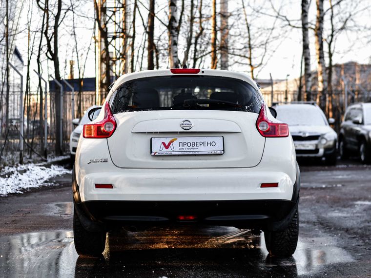 Nissan Juke 2011 года, 302 000 км - вид 4