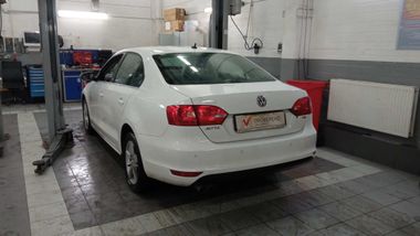 Volkswagen Jetta 2012 года, 175 000 км - вид 3