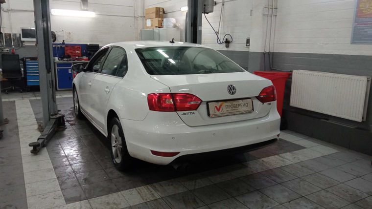 Volkswagen Jetta 2012 года, 175 000 км - вид 3