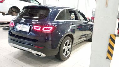 Mercedes-Benz GLC-класс 2021 года, 49 643 км - вид 3