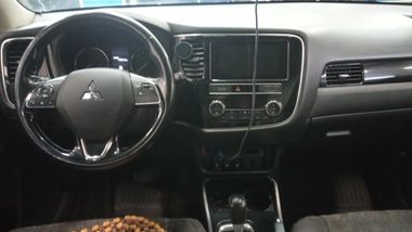 Mitsubishi Outlander 2019 года, 146 936 км - вид 5