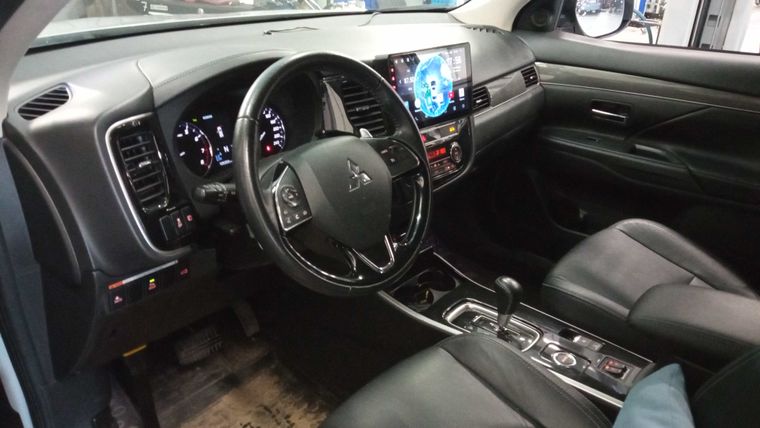 Mitsubishi Outlander 2019 года, 109 359 км - вид 5