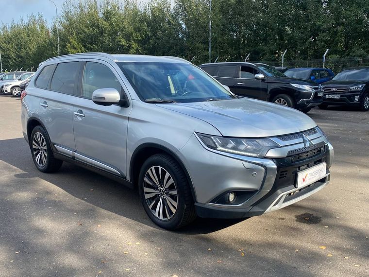 Mitsubishi Outlander 2019 года, 109 359 км - вид 3