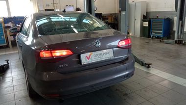 Volkswagen Jetta 2018 года, 197 117 км - вид 4