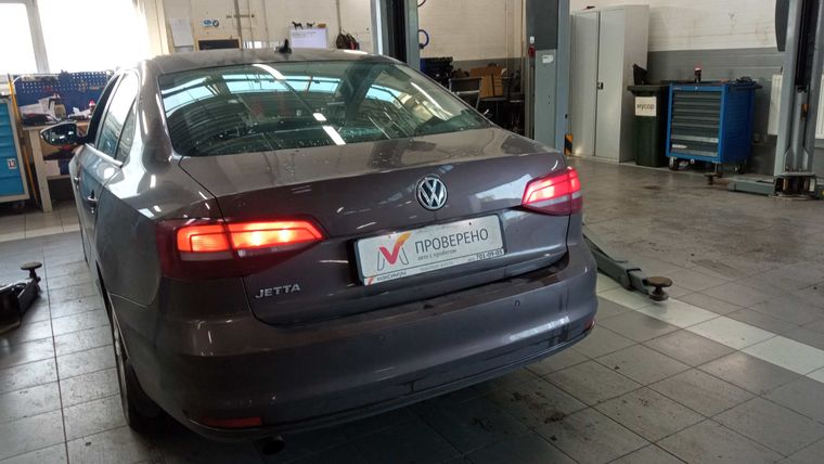 Volkswagen Jetta 2018 года, 197 117 км - вид 4