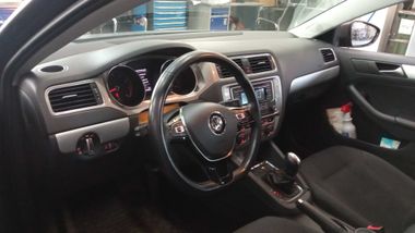 Volkswagen Jetta 2018 года, 197 117 км - вид 5