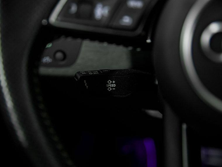 Audi A4 2018 года, 74 992 км - вид 8
