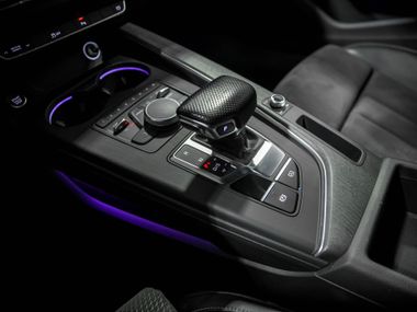 Audi A4 2018 года, 74 992 км - вид 12