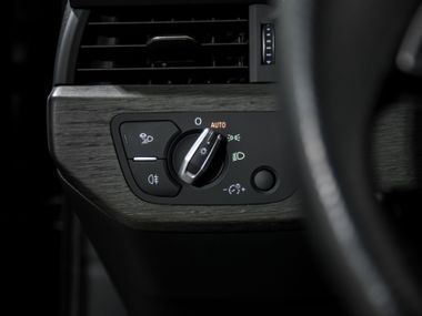 Audi A4 2018 года, 74 992 км - вид 14