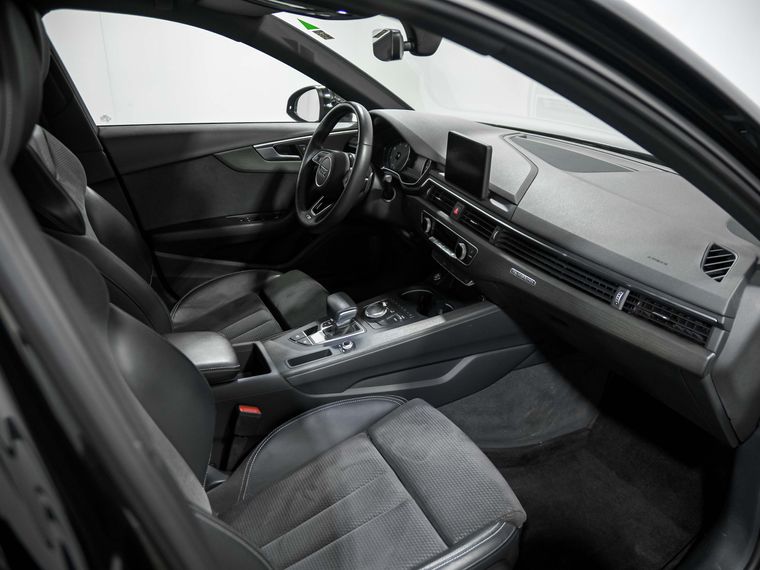 Audi A4 2018 года, 74 992 км - вид 17