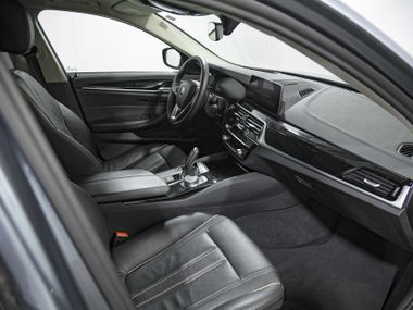 BMW 5 серия 2019 года, 99 528 км - вид 24