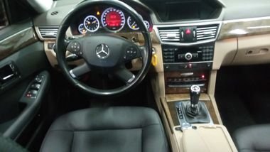 Mercedes-Benz E-класс 2011 года, 184 000 км - вид 5