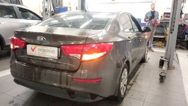 KIA Rio 2015 года, 210 000 км - вид 3