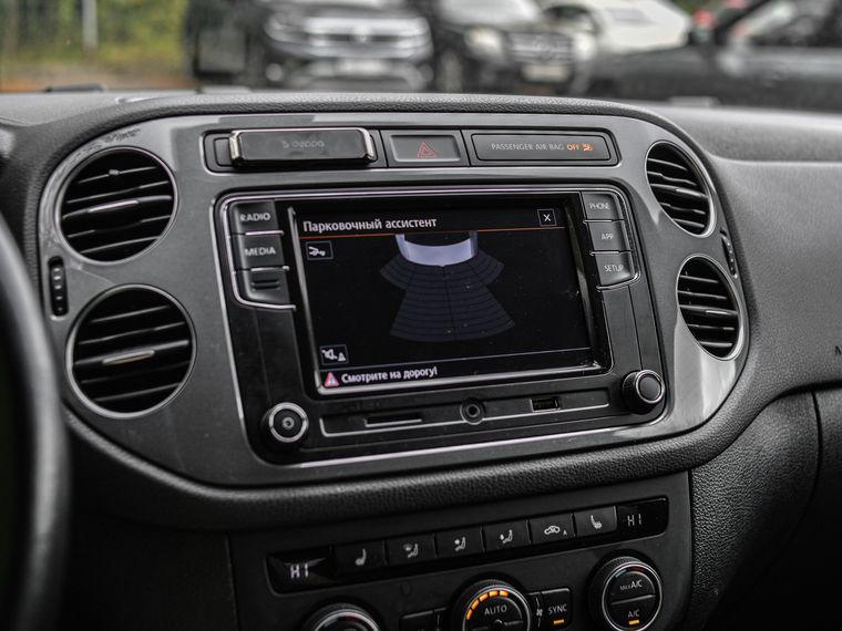 Volkswagen Tiguan 2014 года, 134 240 км - вид 8