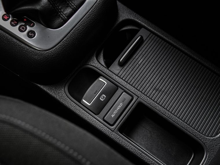 Volkswagen Tiguan 2014 года, 134 240 км - вид 10