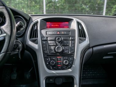 Opel Astra GTC 2011 года, 230 398 км - вид 7