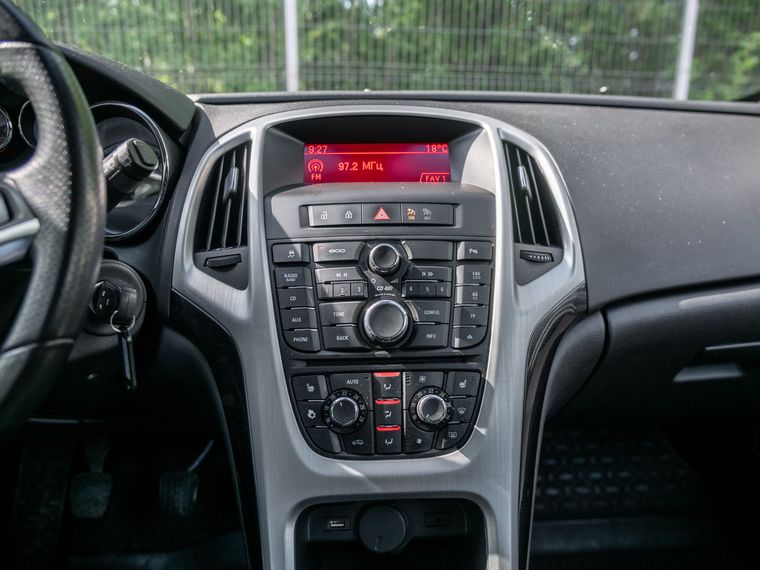 Opel Astra GTC 2011 года, 230 398 км - вид 7