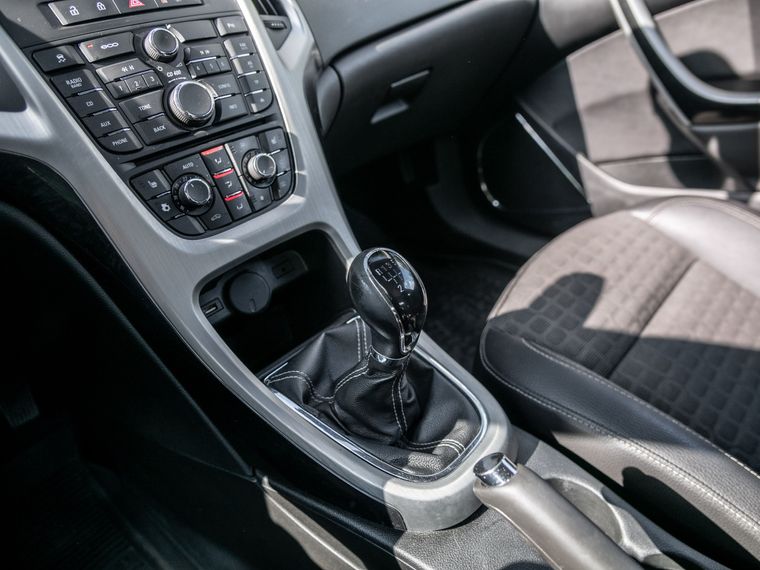 Opel Astra GTC 2011 года, 230 398 км - вид 8