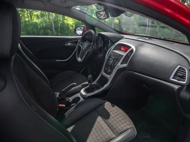 Opel Astra GTC 2011 года, 230 398 км - вид 12