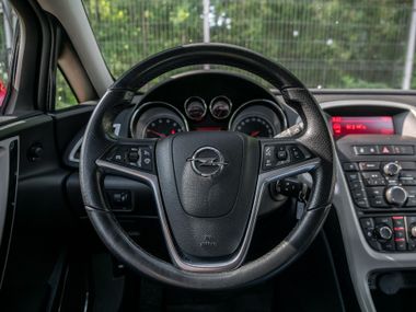 Opel Astra GTC 2011 года, 230 398 км - вид 6