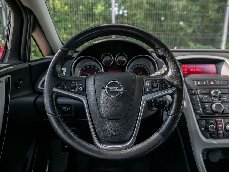 Opel Astra GTC 2011 года, 230 398 км - вид 6