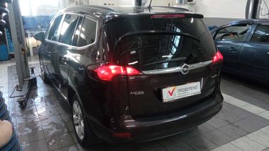 Opel Zafira 2013 года, 213 490 км - вид 4