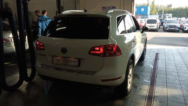 Volkswagen Touareg 2011 года, 214 263 км - вид 3