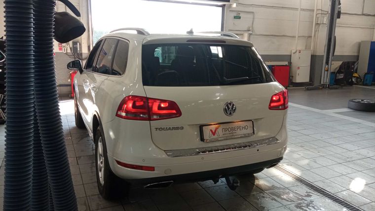 Volkswagen Touareg 2011 года, 214 263 км - вид 4