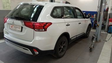 Mitsubishi Outlander 2021 года, 45 260 км - вид 3