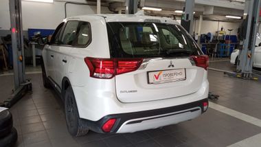 Mitsubishi Outlander 2021 года, 45 260 км - вид 4