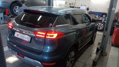 Geely Atlas 2019 года, 84 998 км - вид 3