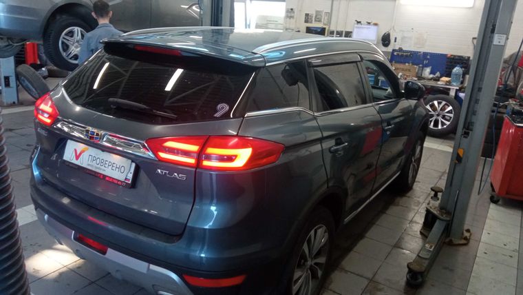 Geely Atlas 2019 года, 84 998 км - вид 3