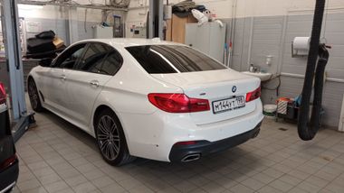 BMW 5 серия 2018 года, 153 509 км - вид 4