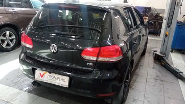 Volkswagen Golf 2012 года, 164 000 км - вид 3