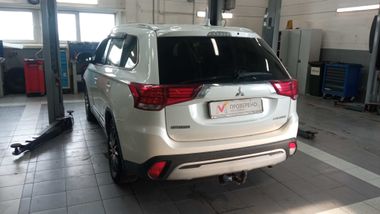 Mitsubishi Outlander 2018 года, 118 223 км - вид 4